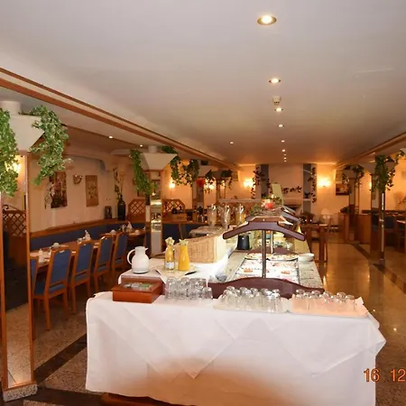 Hotel Zur Rebe
