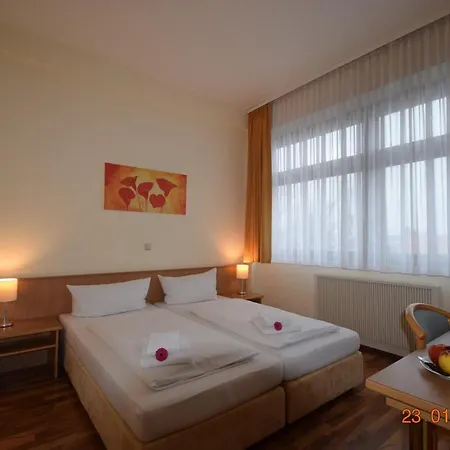 Zur Rebe Hotel 3*